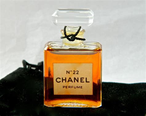 vintage chanel no 22.